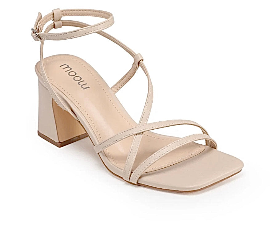 SANDALES avec des brides - miniature 2