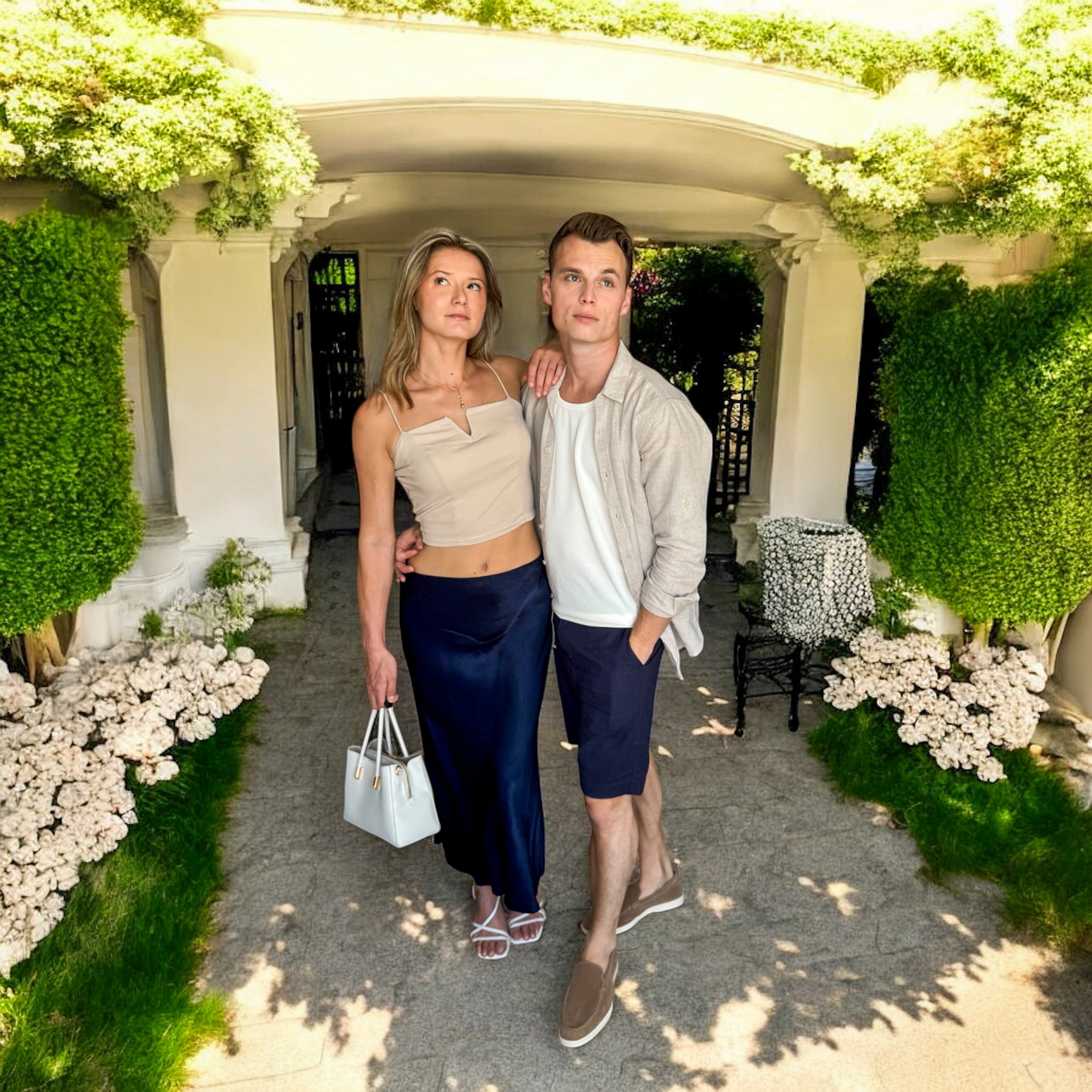 Le Couple Jupe Marine & Haut Beige - miniature 8