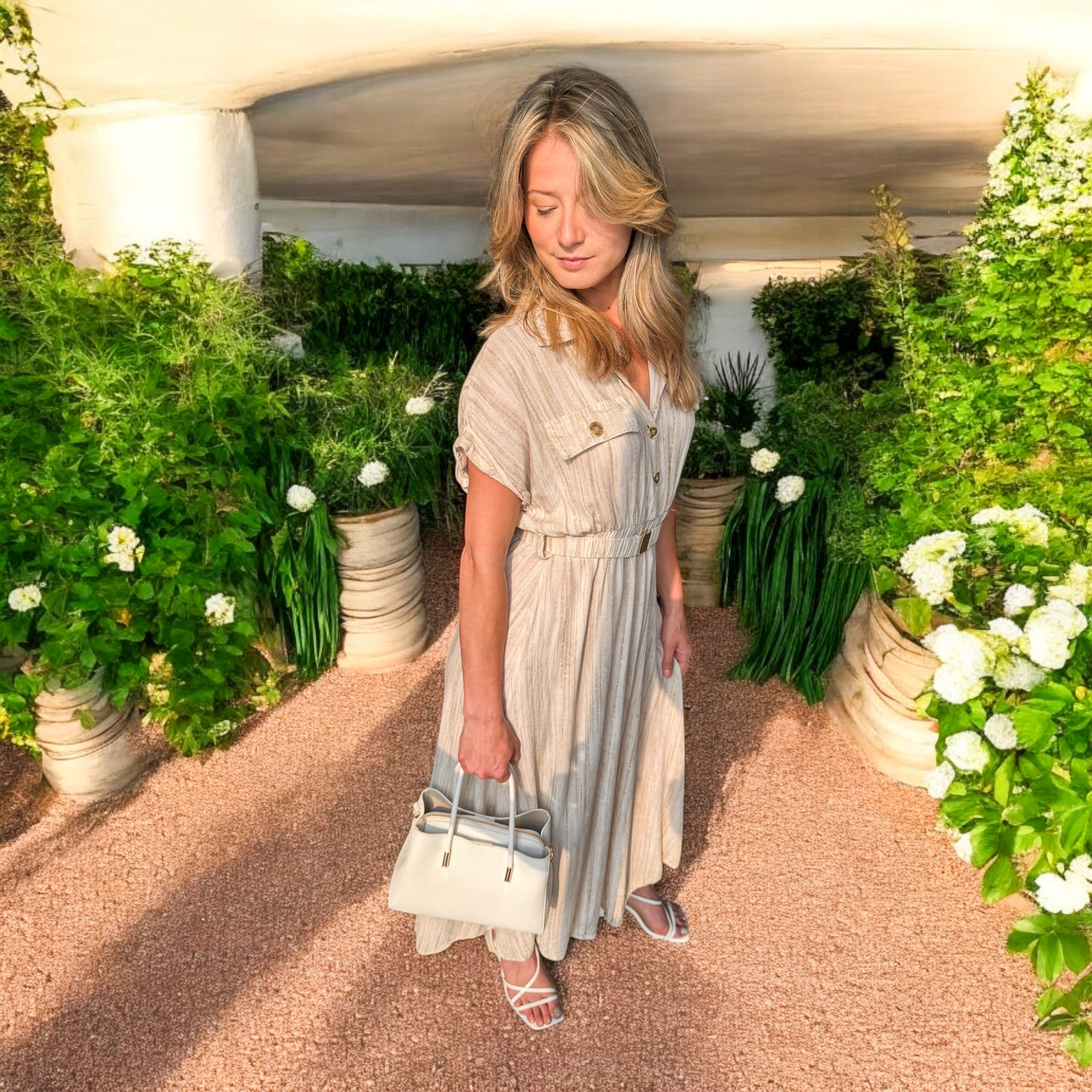 Robe beige - miniature 4